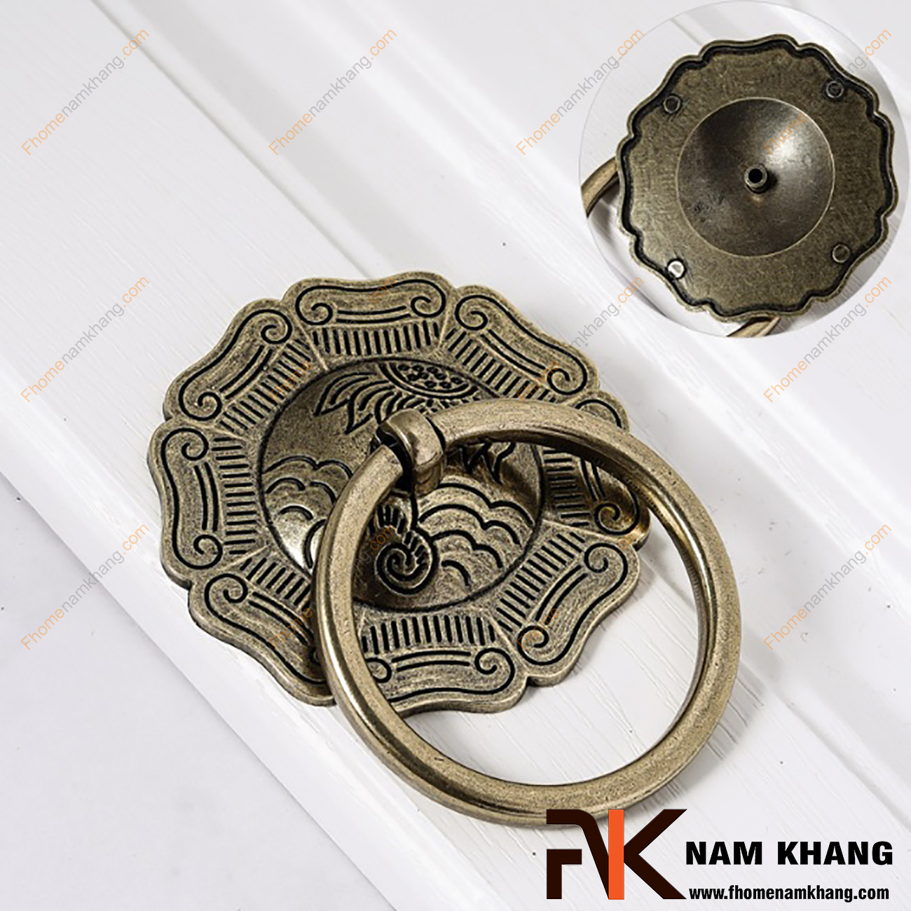 Núm tay nắm tủ dạng vòng đồng NK092-C được sử dụng nhiều trên các dạng tủ kệ nội thất phong thủy, đặc biệt là các dạng tủ thờ cổ.