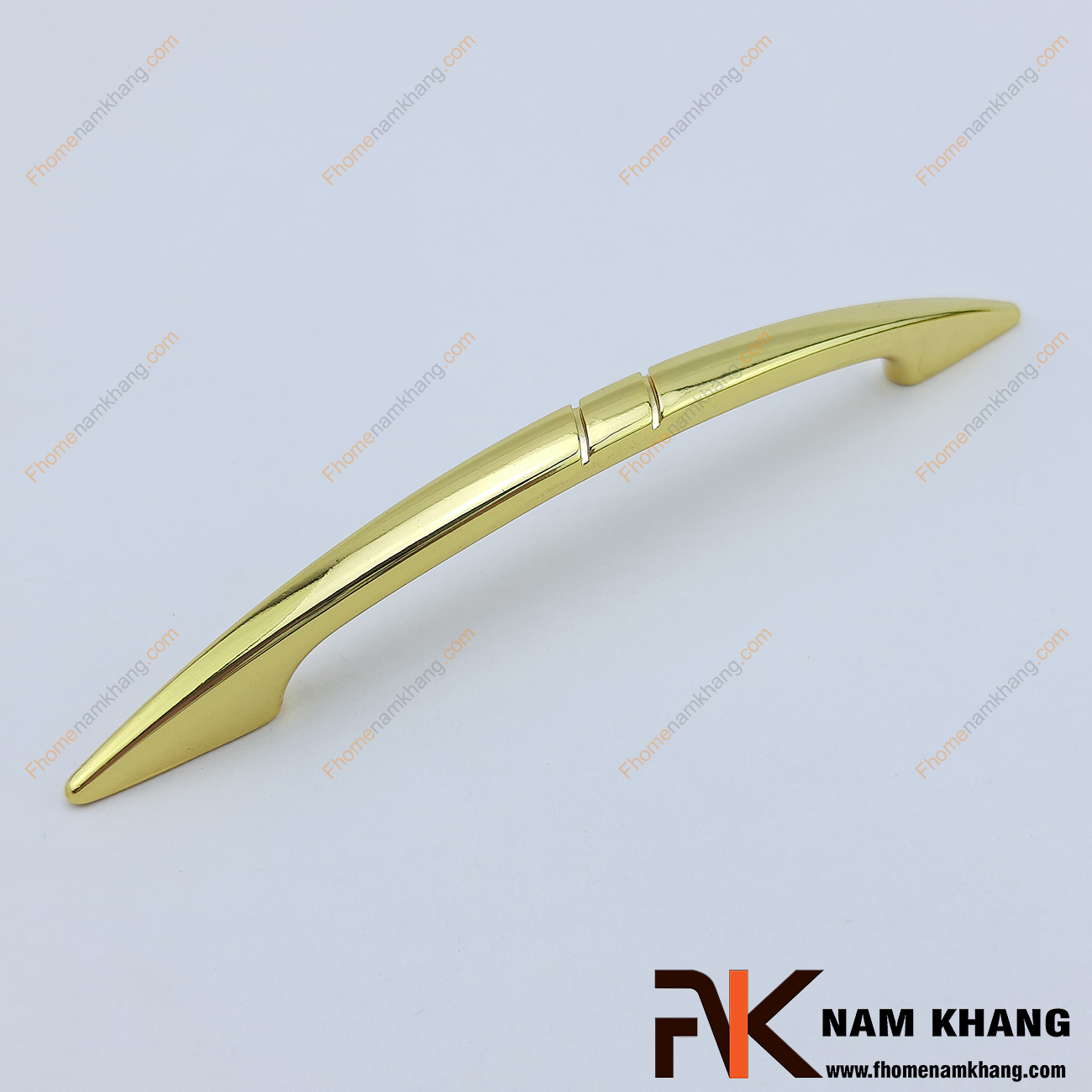 Tay nắm tủ đầu nhọn mạ vàng NK058 có thiết kế thon gọn từ hợp kim chất lượng cao, được gia công hoàn thiện thẩm mỹ cho độ sáng bóng ánh kim cao cấp.