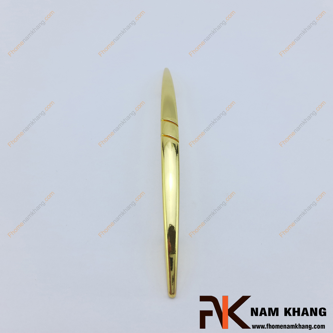 Tay nắm tủ đầu nhọn mạ vàng NK058 có thiết kế thon gọn từ hợp kim chất lượng cao, được gia công hoàn thiện thẩm mỹ cho độ sáng bóng ánh kim cao cấp.
