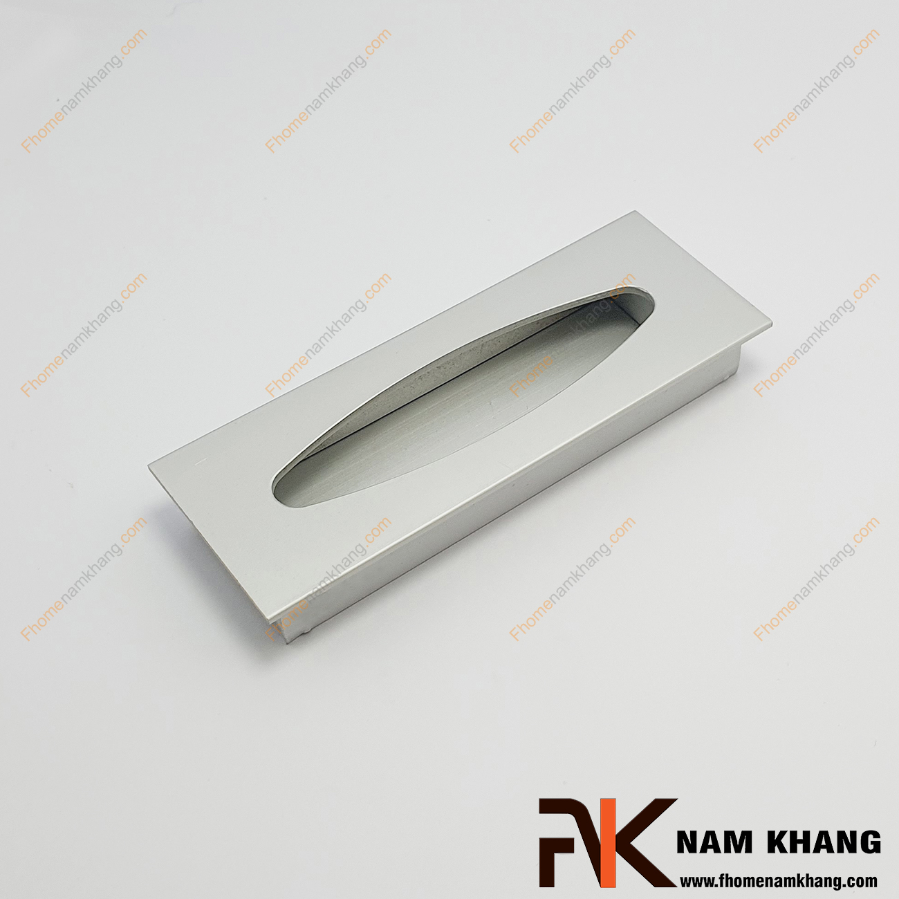 Tay nắm âm tủ màu nhôm NK012-NE là loại tay nắm chuyên dùng cho các loại tủ đặt ở những nơi có không gian hạn chế hoặc dùng để nâng cao tính thẫm mỹ của sản phẩm.