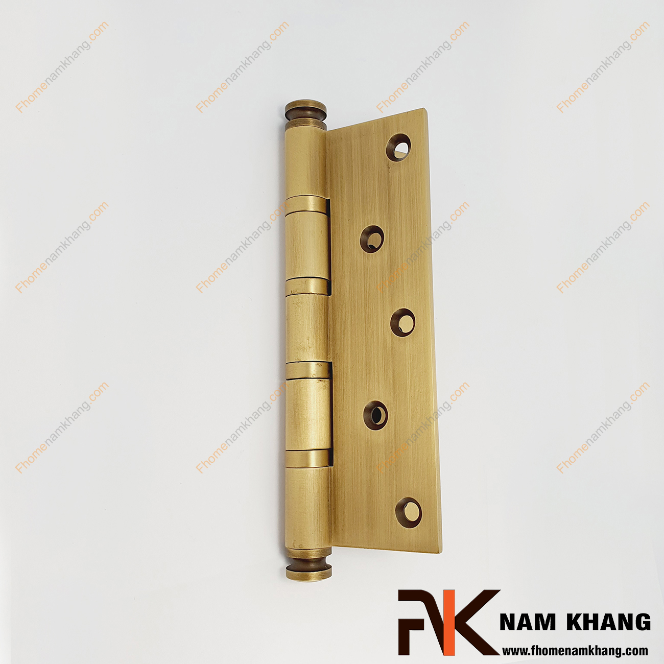 Bản lề cửa bằng đồng cao cấp NK600-15DV là một sản phẩm thông dụng và quan trọng khi lắp đặt các cánh cửa. Kích thước của cánh cửa càng to thì yêu cầu về bản lề cửa càng lớn do phải đủ độ bền để nâng đỡ được trọng lượng của cánh cửa.