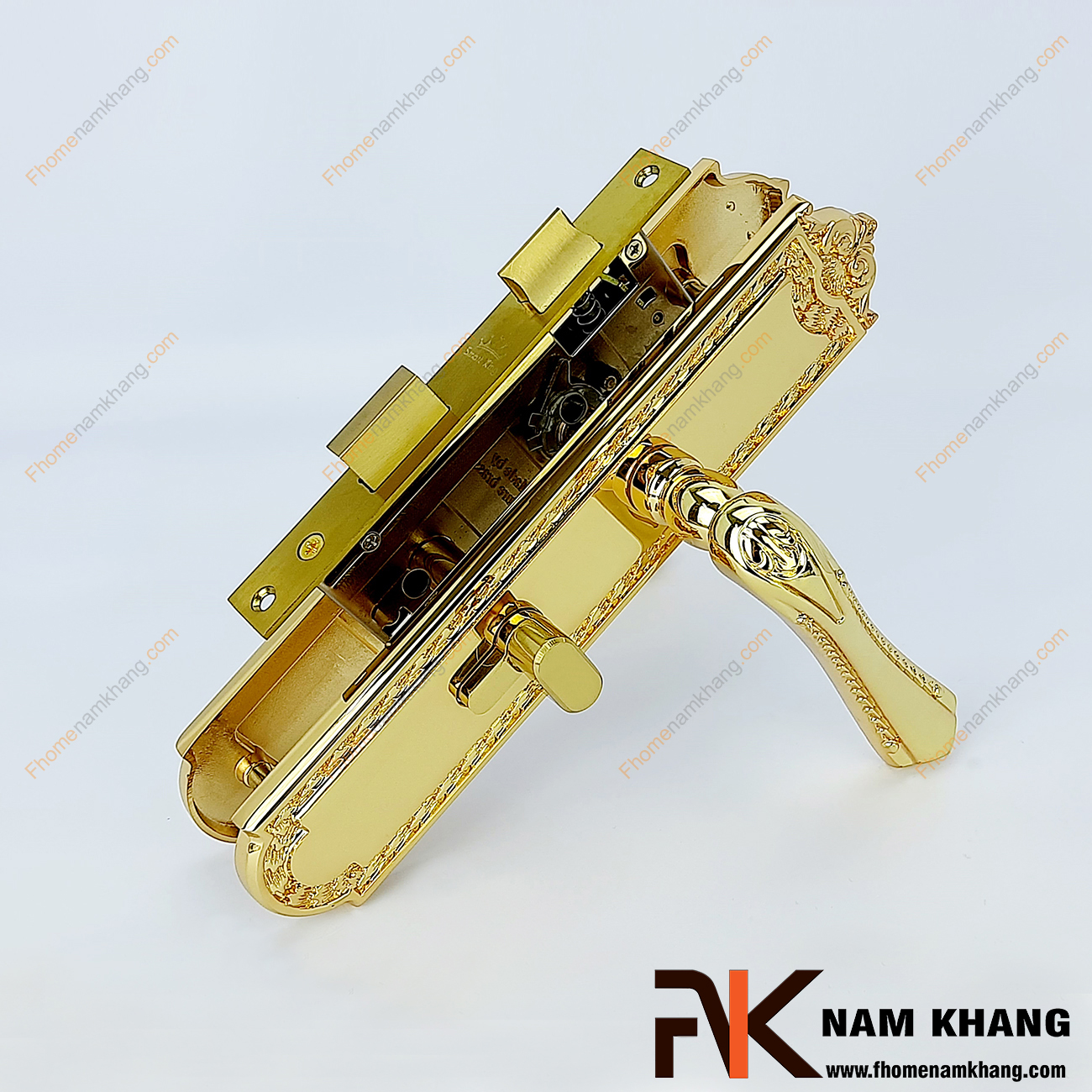 Khóa cửa thông phòng bằng đồng cao cấp màu vàng bóng NK193M-24K. Đây là sản phẩm khóa cửa nhập khẩu nguyên bộ được sản xuất trên dây chuyền hiện đại với công nghệ gia công chi tiết cao.