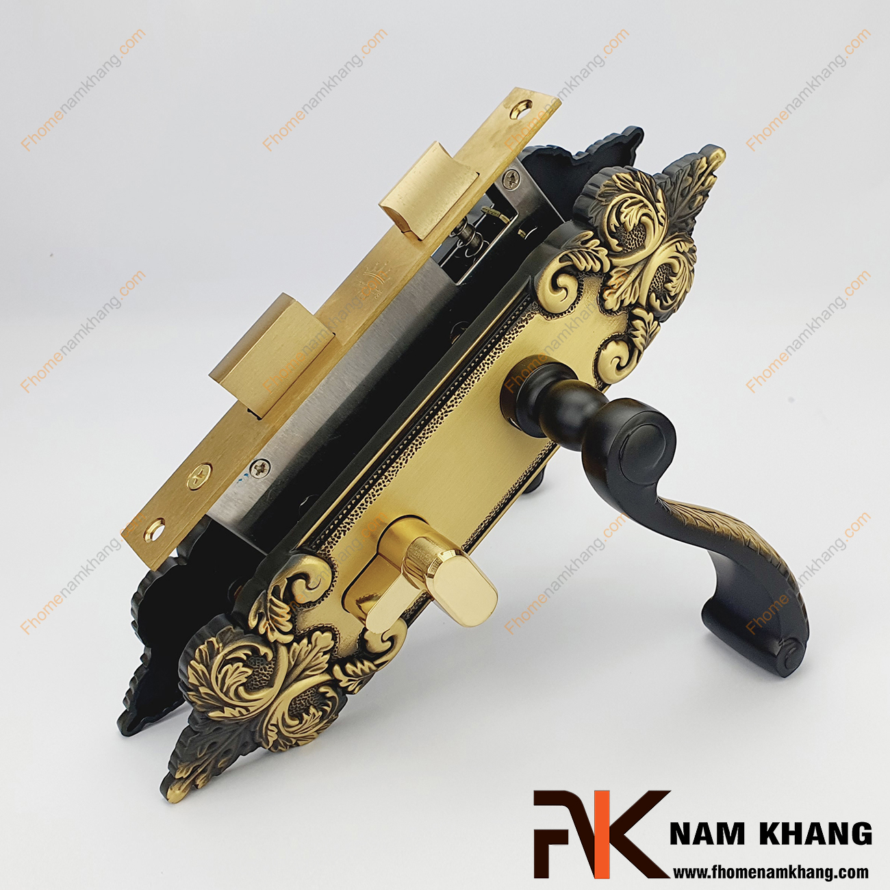 Khóa cửa thông phòng cố điển màu đồng đen NK342M-BCF, một dạng mẫu khóa cửa đồng cao cấp theo thiết kế cổ điển với đồng vàng mạ lớp màu phối đen tạo điểm nhấn cho sản phẩm chất lượng.