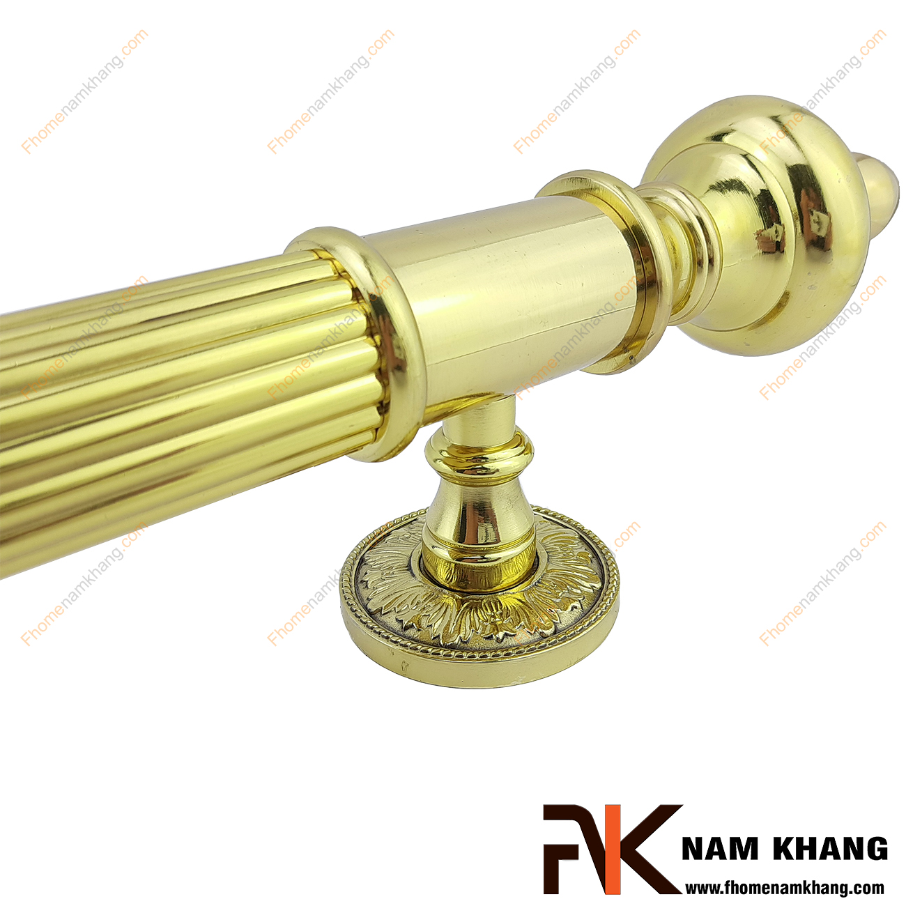 Tay nắm cửa chính màu đồng vàng bằng đồng NKD109-VH là một dạng phụ kiện cửa dành cho các dạng cửa ra vào lớn, cửa sảnh, cửa cao cấp dạng 2 hay 4 cánh cửa.