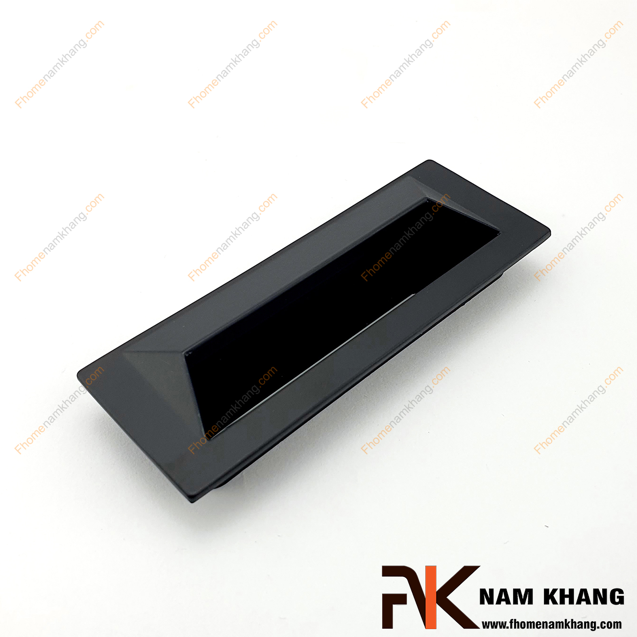 Tay nắm âm tủ dạng trơn màu đen mờ NK223-D là loại tay nắm chuyên dùng cho các loại tủ đặt ở những nơi có không gian hạn chế hoặc dùng để nâng cao tính thẫm mỹ của sản phẩm