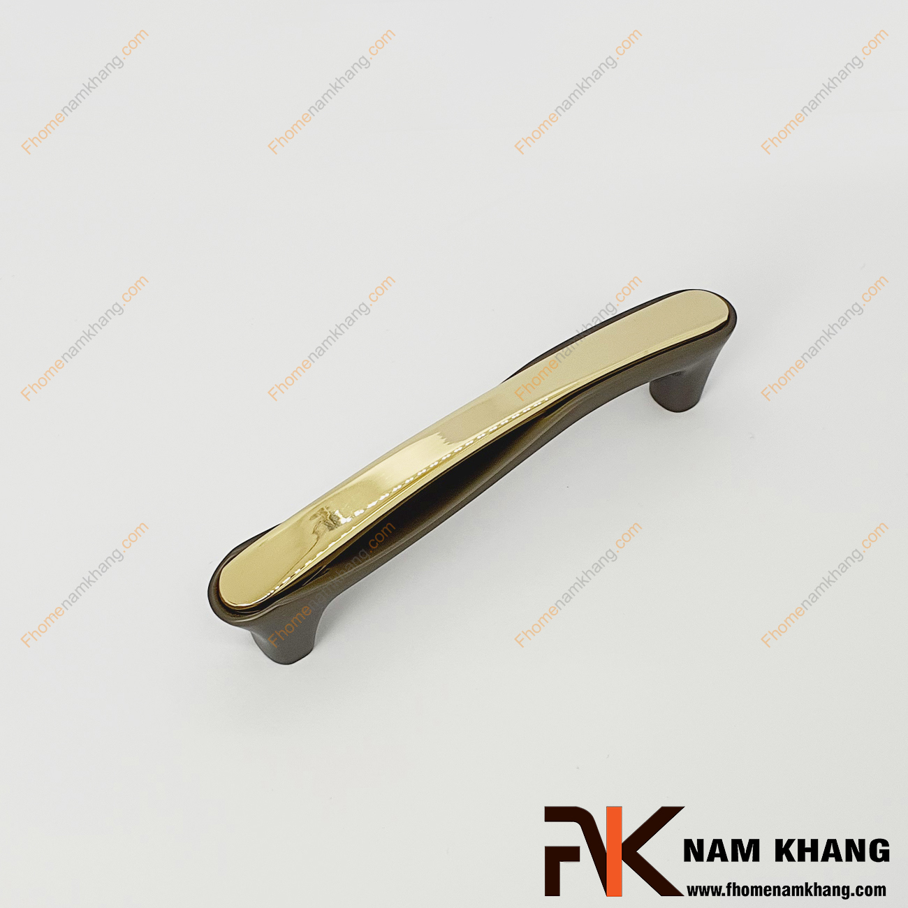 Tay nắm tủ phối hợp cao cấp màu xám vàng NK398-NXV - dòng tay nắm tủ đặc trưng cho thiết kế tay nắm tủ lắp ghép từ 2 phần riêng biệt.