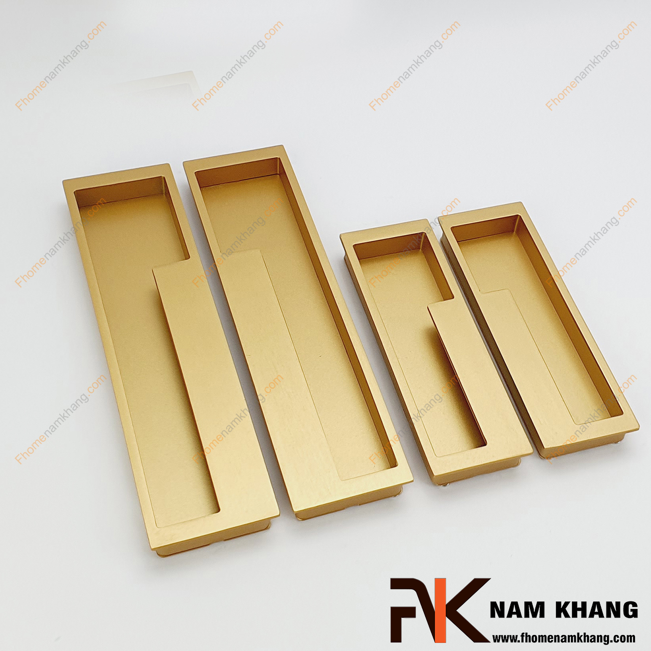 Tay nắm âm tủ màu vàng mờ NK438-192VM là loại tay nắm chuyên dùng cho các loại tủ đặt ở những nơi có không gian hạn chế hoặc dùng để nâng cao tính thẫm mỹ của sản phẩm