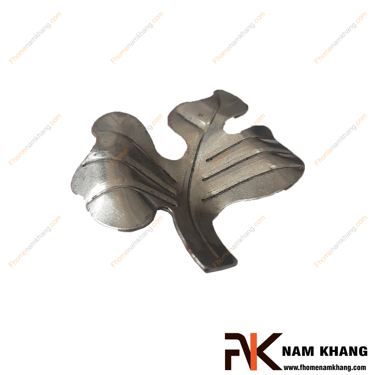 Hoa lá thép dập NKS-113P được tạo hình chiếc lá, là phụ kiện trang trí dành cho chác sản phẩm sắt uốn mỹ thuật   Chi tiết được dập nỗi trên bề mặt, mô phỏng chính xác chi tiết thực tế.